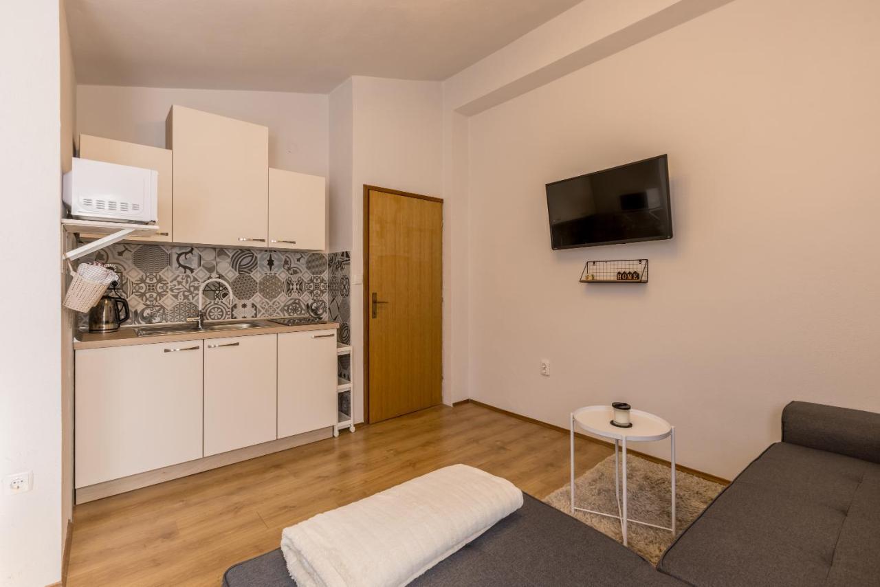 Apartment Lamaro Kaštela Kültér fotó