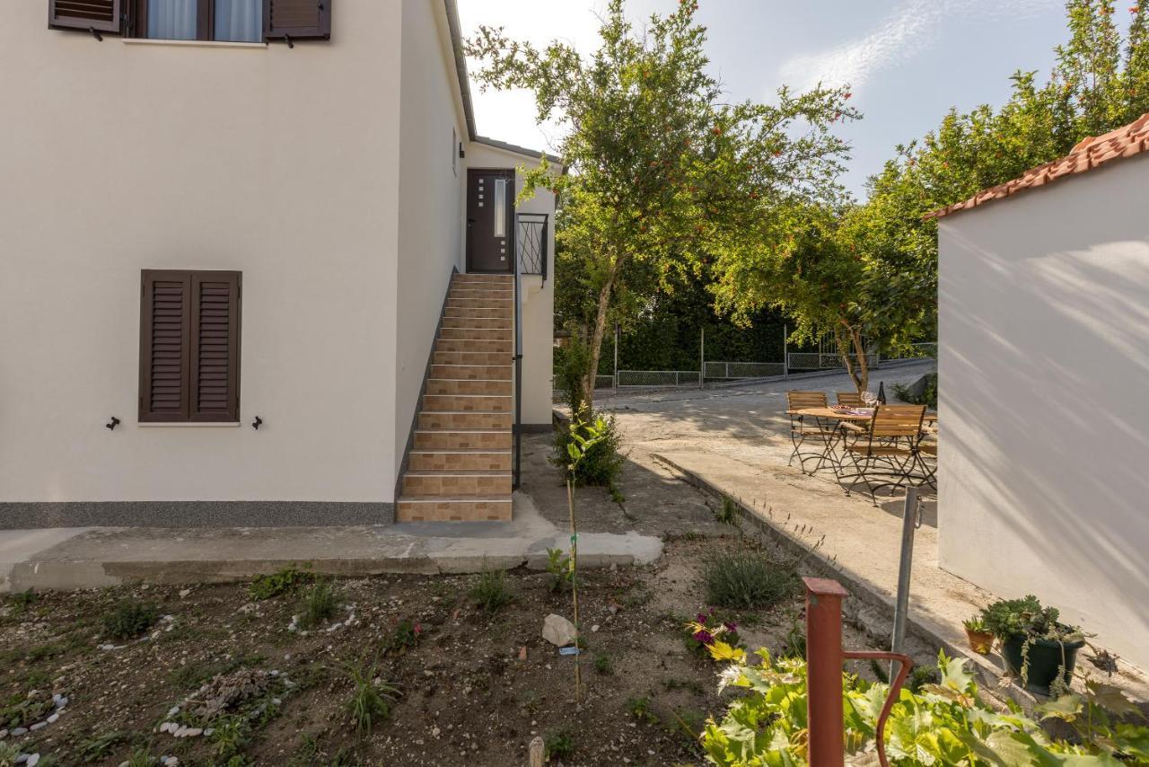 Apartment Lamaro Kaštela Kültér fotó