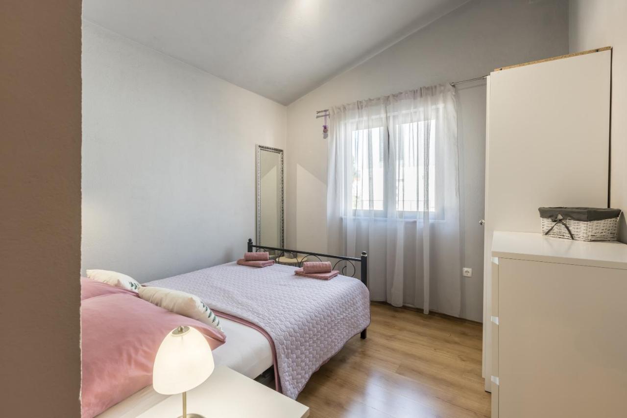 Apartment Lamaro Kaštela Kültér fotó