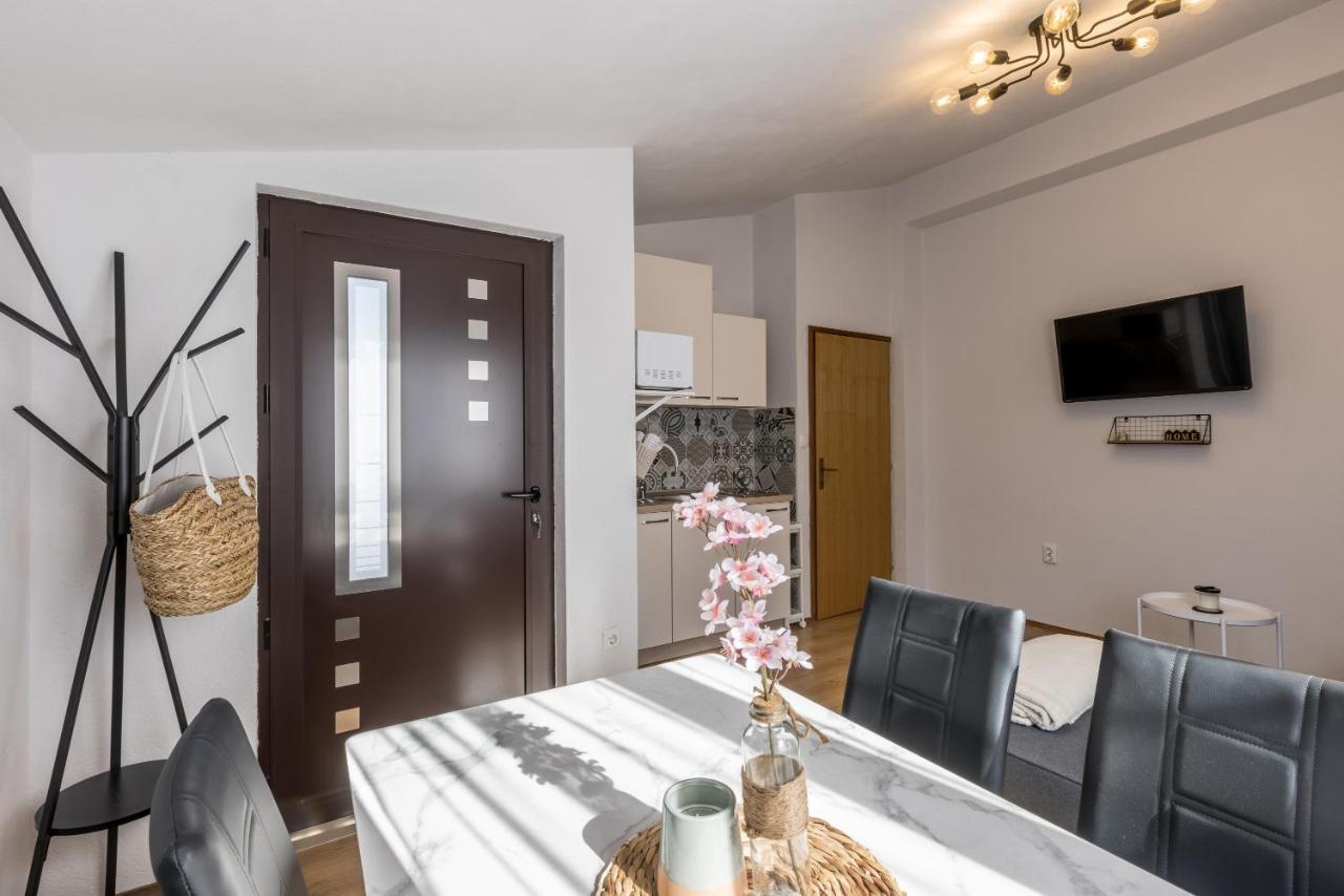 Apartment Lamaro Kaštela Kültér fotó