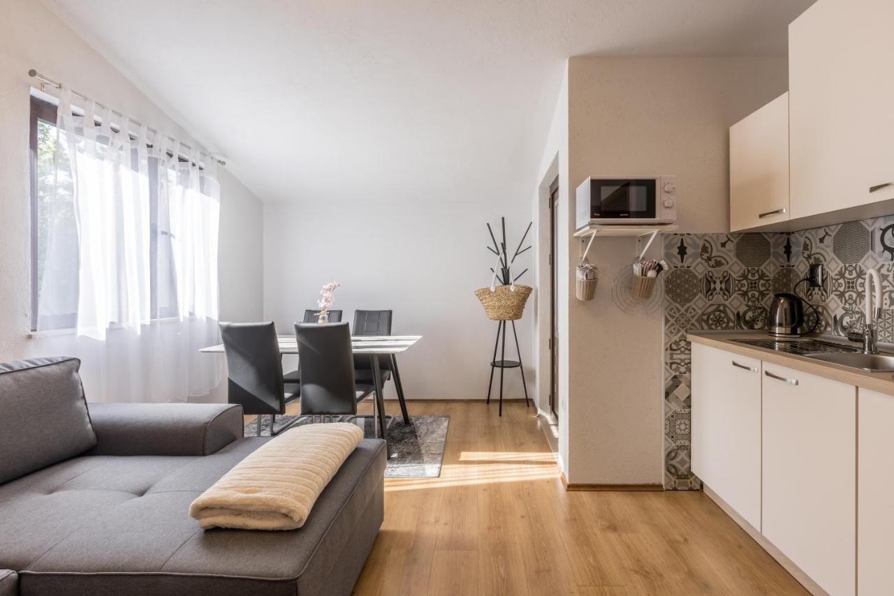 Apartment Lamaro Kaštela Kültér fotó