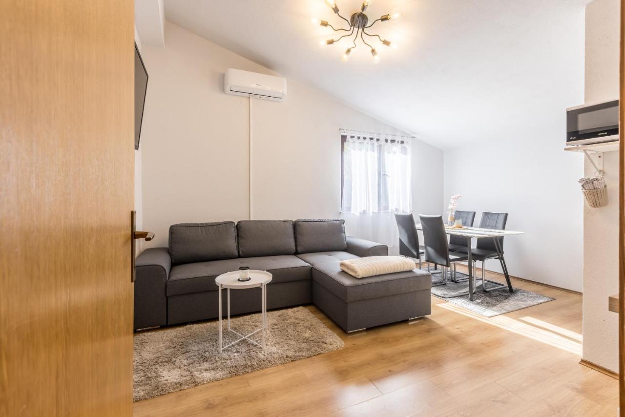 Apartment Lamaro Kaštela Kültér fotó